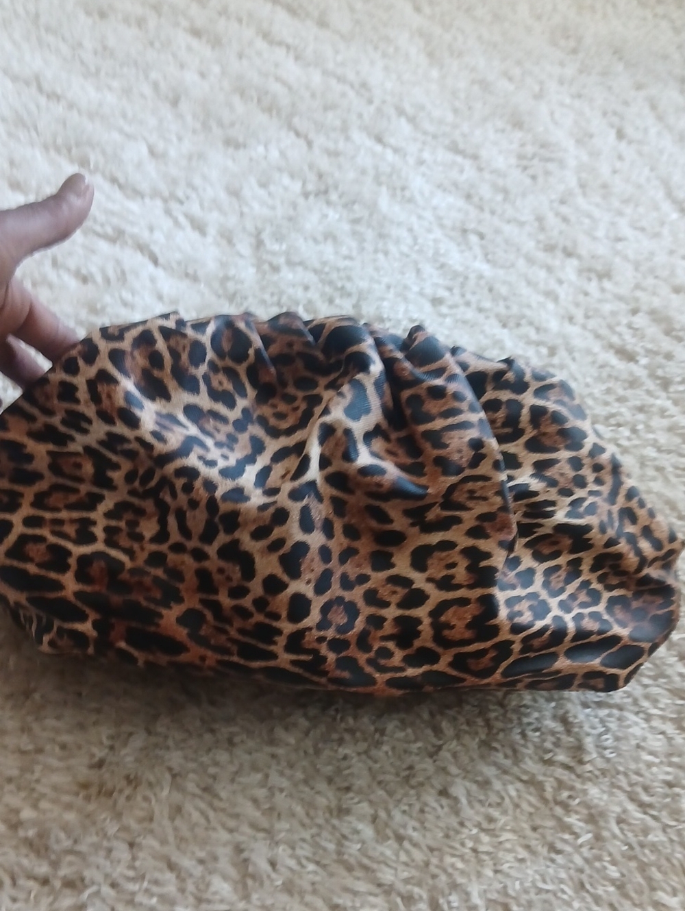 NWOT ANIMAL PRINT CLUTCH BAG - Picture 3 of 5